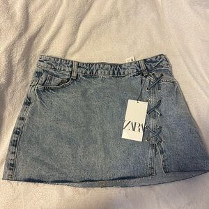 Brand New Zara mini denim skirt.